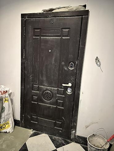 Giriş qapıları: Qapı cıxarılıb! Hec bir defekti, qopuğu, cattağı YOXTUR!!! Metall — 2