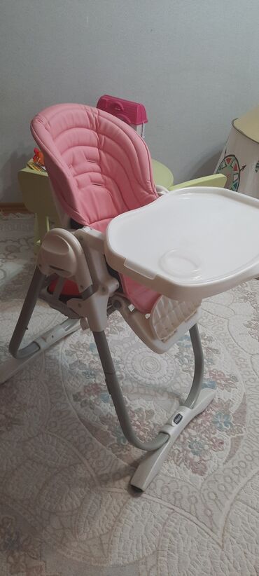 продаю детский стульчик: Стульчик для кормления Для девочки, Б/у