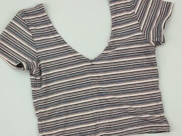 t shirty basic v neck: Top Pull and Bear, M (EU 38), condition - Good