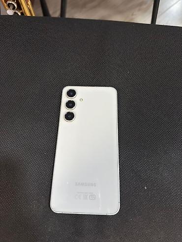 galaxy note 10: Samsung Galaxy S24 FE, 256 GB, rəng - Ağ — 2
