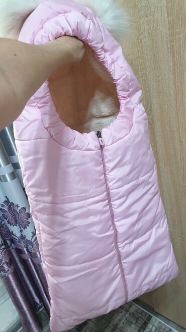 зимние одежда: Зимний тёплый конверт, розовый, на камере цвет немного искажен