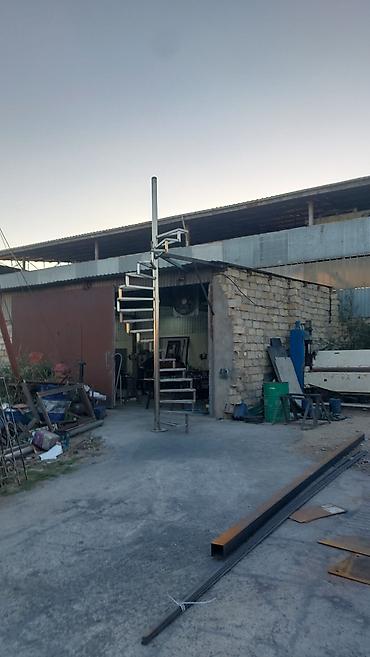 Ev üçün digər mallar: Pilləkən dizayn və layihələri. Kiçik şaquli məsafələrə bölünməklə iri — 6