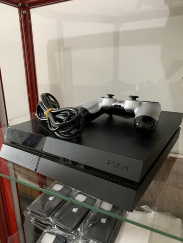 ретро приставка: Sony PlayStation 4
1tb
1 джойстик
128 гб флешка