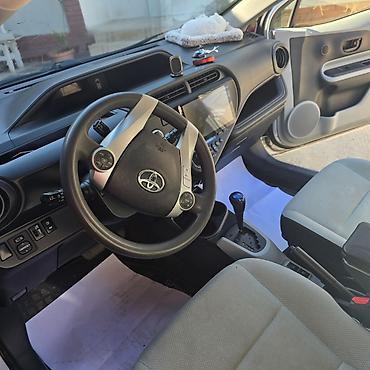 Toyota: Toyota Prius: 1.5 l | 2013 il Hetçbek — 12