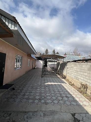 Навесы: Продаётся участок в центре Чолпон-Аты, первая линия, напротив мэрии — 4