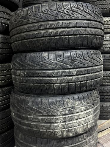 Шины: Шины 235 / 35 / R 19, Зима, Б/у, Комплект, Легковые, Италия, Pirelli