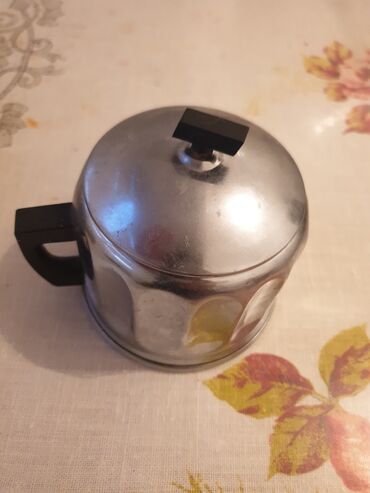 продаю самовар: Продам заварные чайники мельхиоровые 2 шт. по 1000 сом каждая, а также