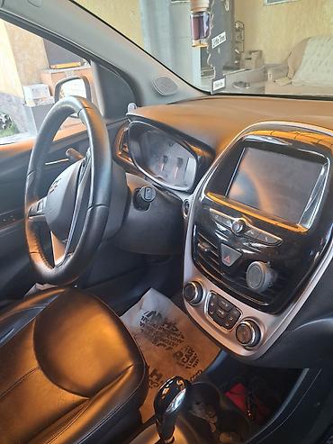 Chevrolet Spark: 2017 г., 1 л, Автомат, Бензин, Хэтчбэк