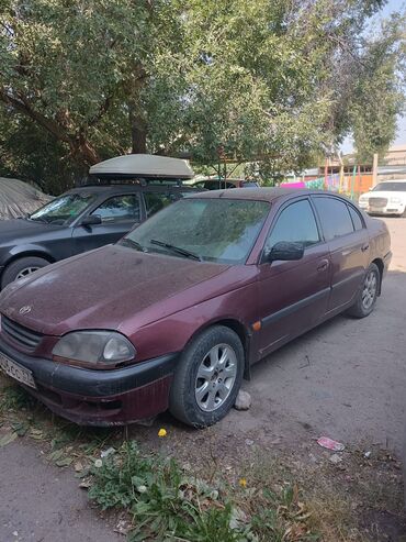 подголовник для авто: Toyota Avensis: 1998 г., 1.6 л, Механика, Бензин, Седан