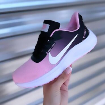 Patike: Nike air zoom patike

Novo
Brojevi 36 do 41

fb Moja Kupovina 1 — 12