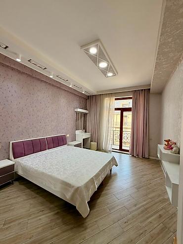 Uzunmüddətli kirayə mənzillər: 📍 AĞ ŞƏHƏR 🏠 2 otaqlı mənzil kirayə verilir 📐 100 m² 🏢 6/7 mərtəbə 💰 — 5