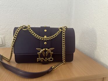 Handbags: Original 
Vrlo kratko nošena 
Skupo plaćena