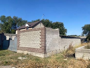 Продажа коттеджей и домов: Продаётся двухэтажный дом в селе Совхоз Фрунзе ниже авторынка участок — 13