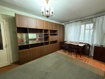квартира бишкек ахунбаева: 3 комнаты, 51 м², Индивидуалка, 1 этаж, Старый ремонт