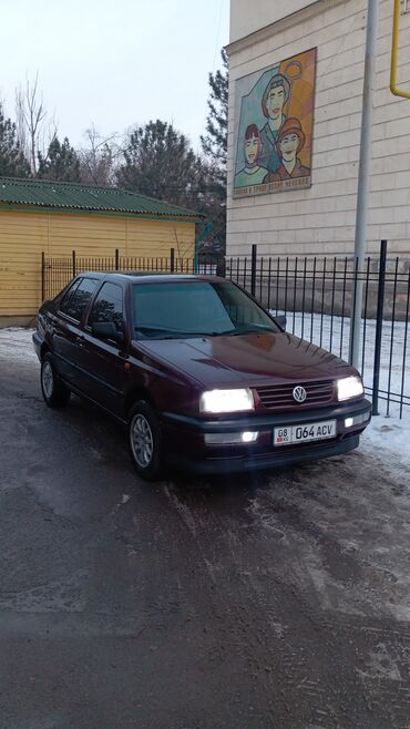 авто гаджеты: Volkswagen Vento: 1993 г., 1.8 л, Механика, Бензин, Седан