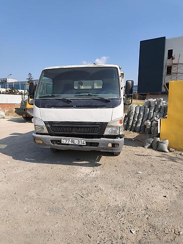 balaca masin: Mitsubishi Fuso Canter tipli kiçik tonnajlı dumper (samossval) yük — 2