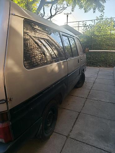 авто домик: Nissan Vanette: 1992 г., 2.4 л, Бензин, Минивэн — 6