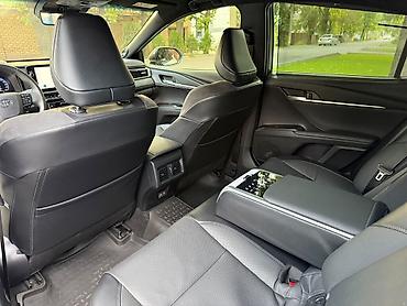 мини электро: Toyota Camry: 2024 г., 2.5 л, Гибрид, Седан — 10