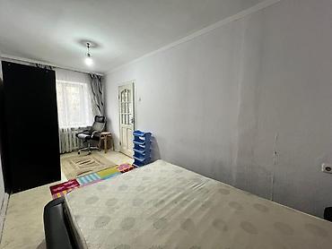 store: 2 комнаты, 43 м², Площадь Ала-Тоо Хрущевка, 4 этаж, Старый ремонт — 3