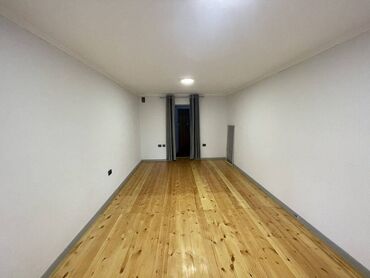 срочно продаётся 1 комнатная квартира в районе ошского рынка по улице кенсуйская: 1 комната, 18 м², Общежитие и гостиничного типа, 2 этаж, Евроремонт