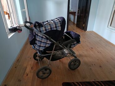 Gəzinti arabaları: İki tutacaqlı araba, Yeni, Cins: Oğlan, Yaş: 1-6 ay, Pulsuz çatdırılma — 10