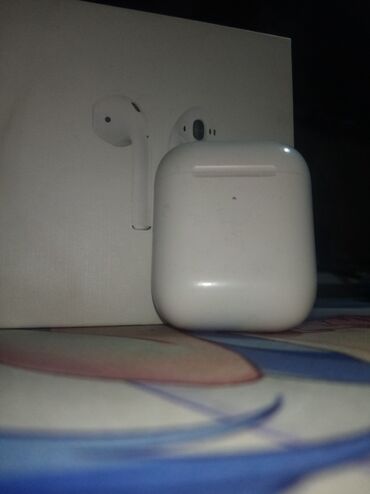 naushniki apple earpods iphone 5: Хорошая копия AirPods, продаю за 1600 вместе с чехлом без чехла 1500