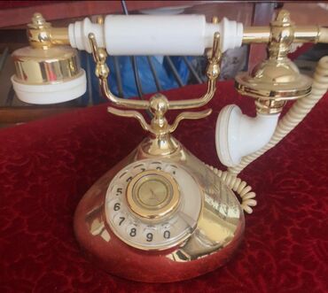 ratsiya telefon: Телефон ☎️ с часами ⏰
