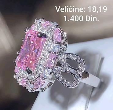 necklace: Elegantni posrebreni prsten sa velikim ružičastim centralnim kamenom — 1