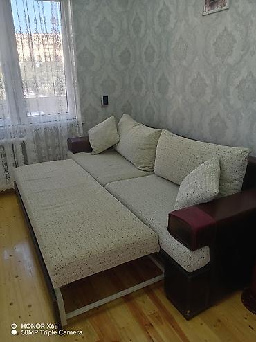 Диваны: Çevrilən divan (yatan funksiyalı) - Materiallar: krem rəngli, xırda — 4