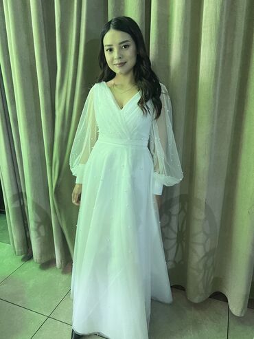 белая платье: Продаю платье Только 1раз одевала на той новое платье Очень красиво