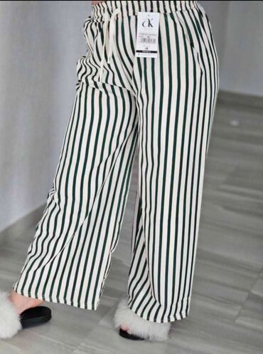 farmerke novi pazar: Pantalone

M/L i Xl/2xl 
Cena : 1950 din 
sv