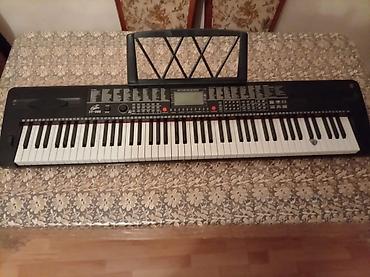azerbaycan gitara mahnilari: Elektron piano,1-2 ay islenib bidene ciziqi bele yoxdur ideal — 1