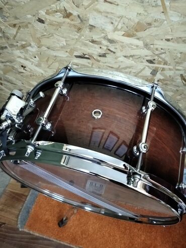 барабан инструмент: Продаю малый барабан Tама. Корпус из Капура( аналог Бука) Хорошее
