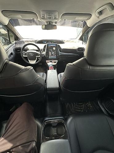 Toyota: Toyota Prius: 2017 г., 1.8 л, Вариатор, Гибрид, Хэтчбэк — 10