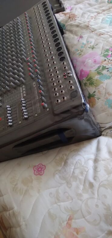 Kontrollerlər: Orijinal dynacord 1600-2, birinci əldirtəmirdə olmayıb .Made in — 8