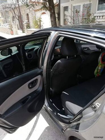Toyota: Toyota Yaris: 1.5 l. | 2017 έ. Χάτσμπακ — 5