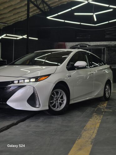 самая дорогая машина в кыргызстане: Toyota Prius: 2020 г., 1.8 л, Автоматические, Электромобиль, Седан