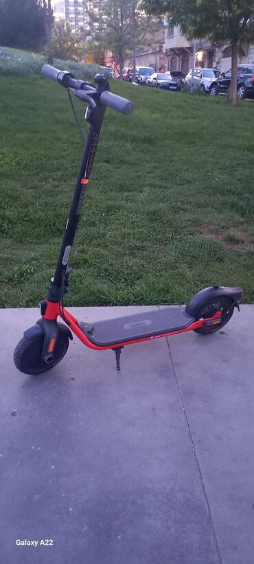 skuter az: Ninebot Segway scooteri1 ay sürülüb probegi azdır,sürət 25km/sdır