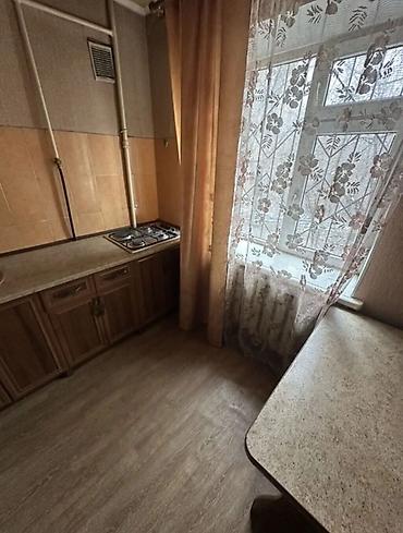 комната манас: 1 комната, 30 м², Бишкек Парк ТРЦ Индивидуалка, 2 этаж, Косметический ремонт — 1