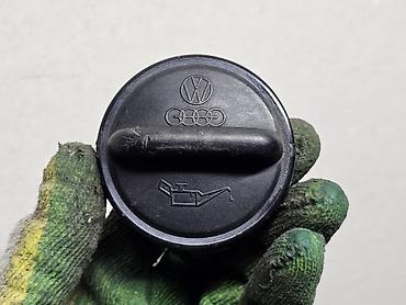 superb: Крышка маслозаливной горловины Volkswagen, Audi, Skoda, Seat. Оригинал — 1