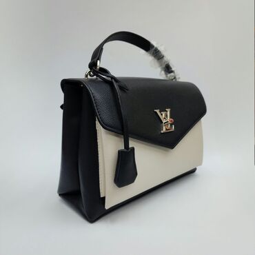 lv сумка: Качество 😍
LV Louis Vuitton
Размер: 23 *19*10 см