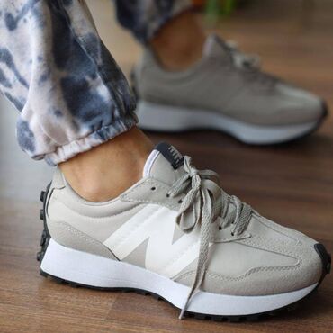 Patike: New Balance 327 patike

Novo
Brojevi 36 do 44

fb Moja Kupovina 1 — 12