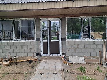 Пластиковые окна на заказ: Предлагаются различные оконные и дверные конструкции, изготовленные из — 24