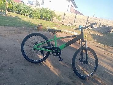 Velosipedlər: Velosiped 22 lik dir heç sürülməyib bmx dır təkərlər doludur iki — 3