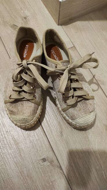 Espadrile: Espadrile, 36