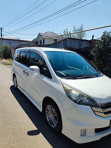 step: Honda Stepwgn: 2008 г., 2 л, Автомат, Бензин, Минивэн — 4