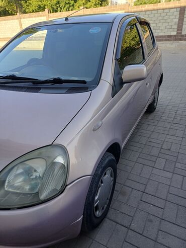 одсей 1: Toyota Vitz: 2001 г., 1 л, Автомат, Бензин, Седан