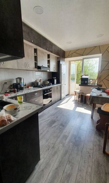 сдаю квартиру пишпеке: 4 комнаты, 100 м², Индивидуалка, 4 этаж, Евроремонт