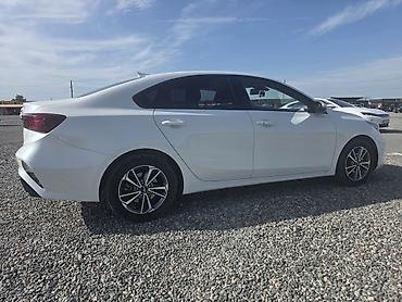 2022: Kia K3: 2022 г., Седан — 6