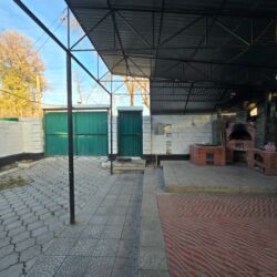 сдается дом в ак босого: 62 кв. м, 2 бөлмө, Евроремонт, Унаа токтотуучу жай, Забор, тосулган